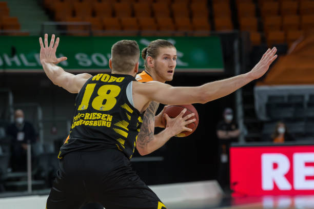 他的受伤对 他的受伤对