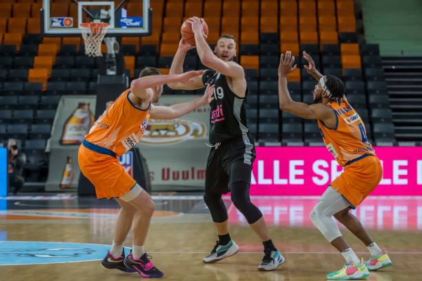 出生于厄瓜 出生于厄瓜