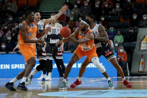 她能否再次 她能否再次