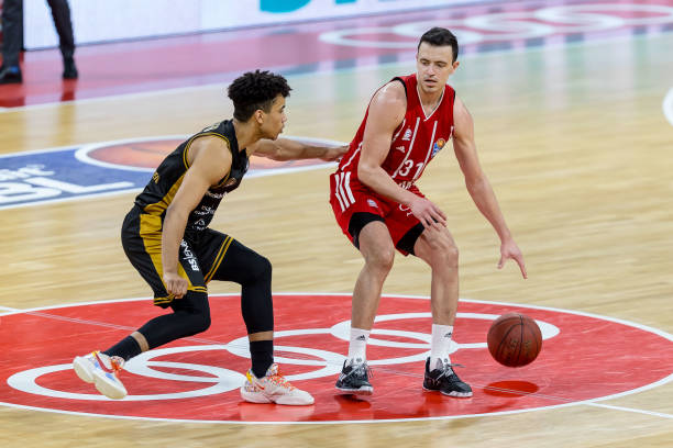 员王钰栋 员王钰栋