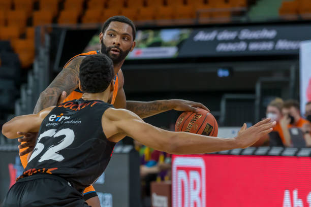 攻守平衡 攻守平衡